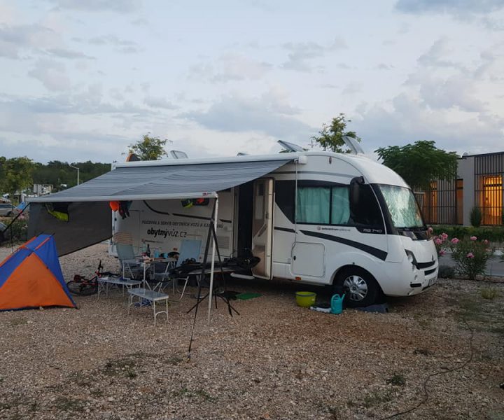 pujceni_karavanu_pronajem_obytnyvuzcz_06