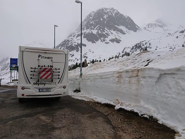 pujceni_karavanu_pronajem_obytnyvuzcz_16