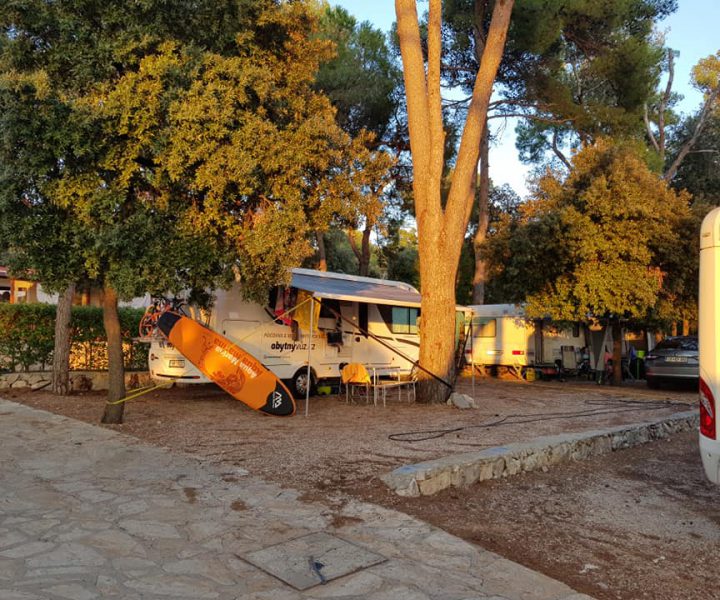 pujceni_karavanu_pronajem_obytnyvuzcz_21