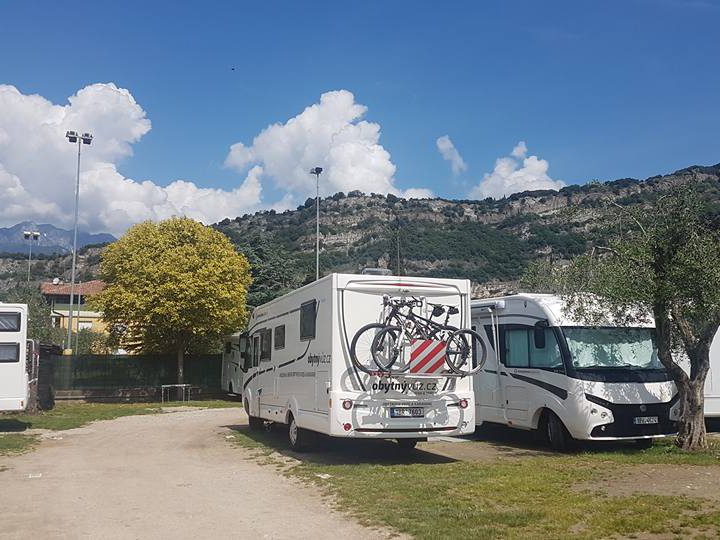 pujceni_karavanu_pronajem_obytnyvuzcz_33